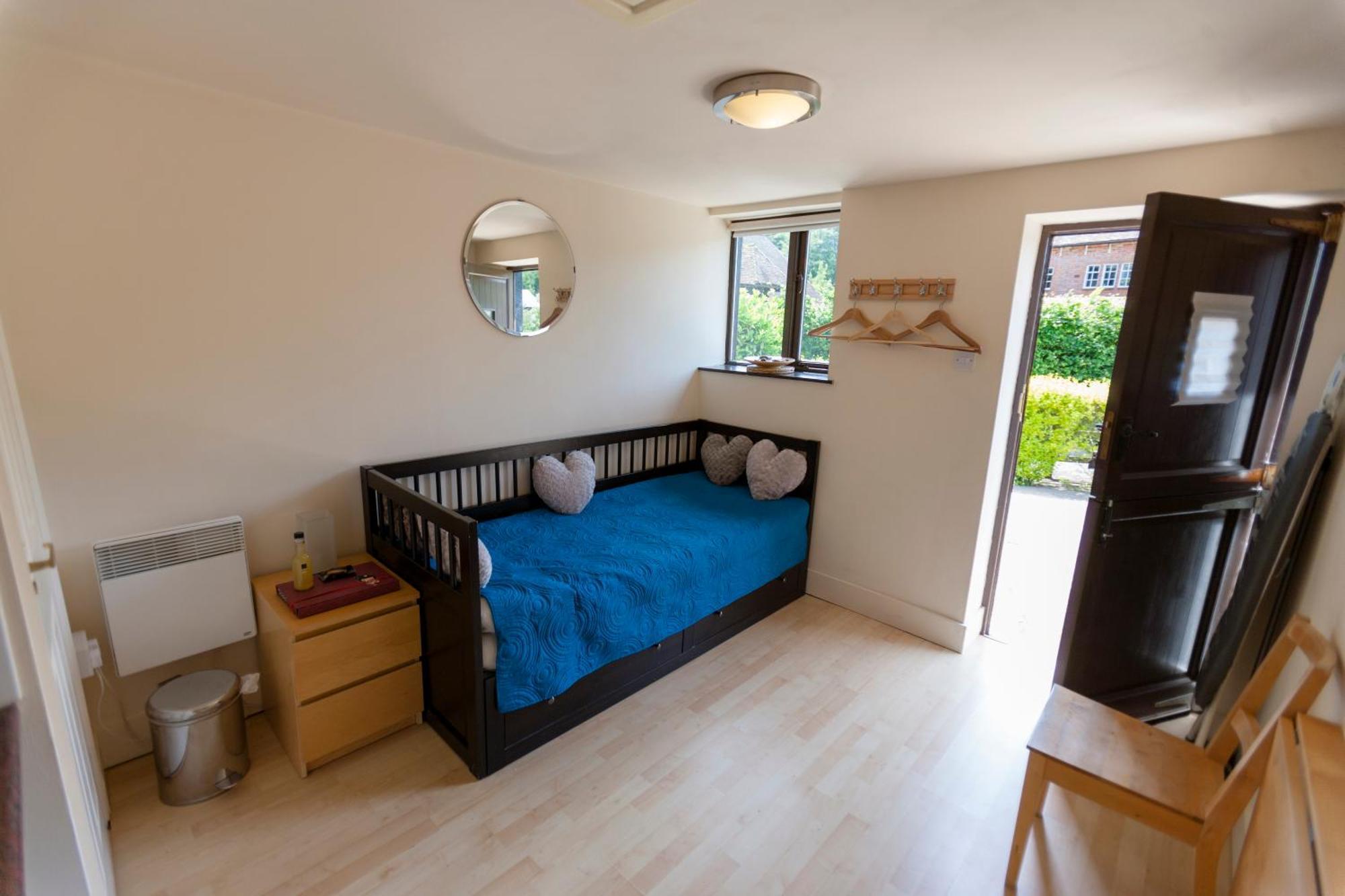 Five Cottages In Aonb And A Hobbit House! Canterbury Eksteriør billede