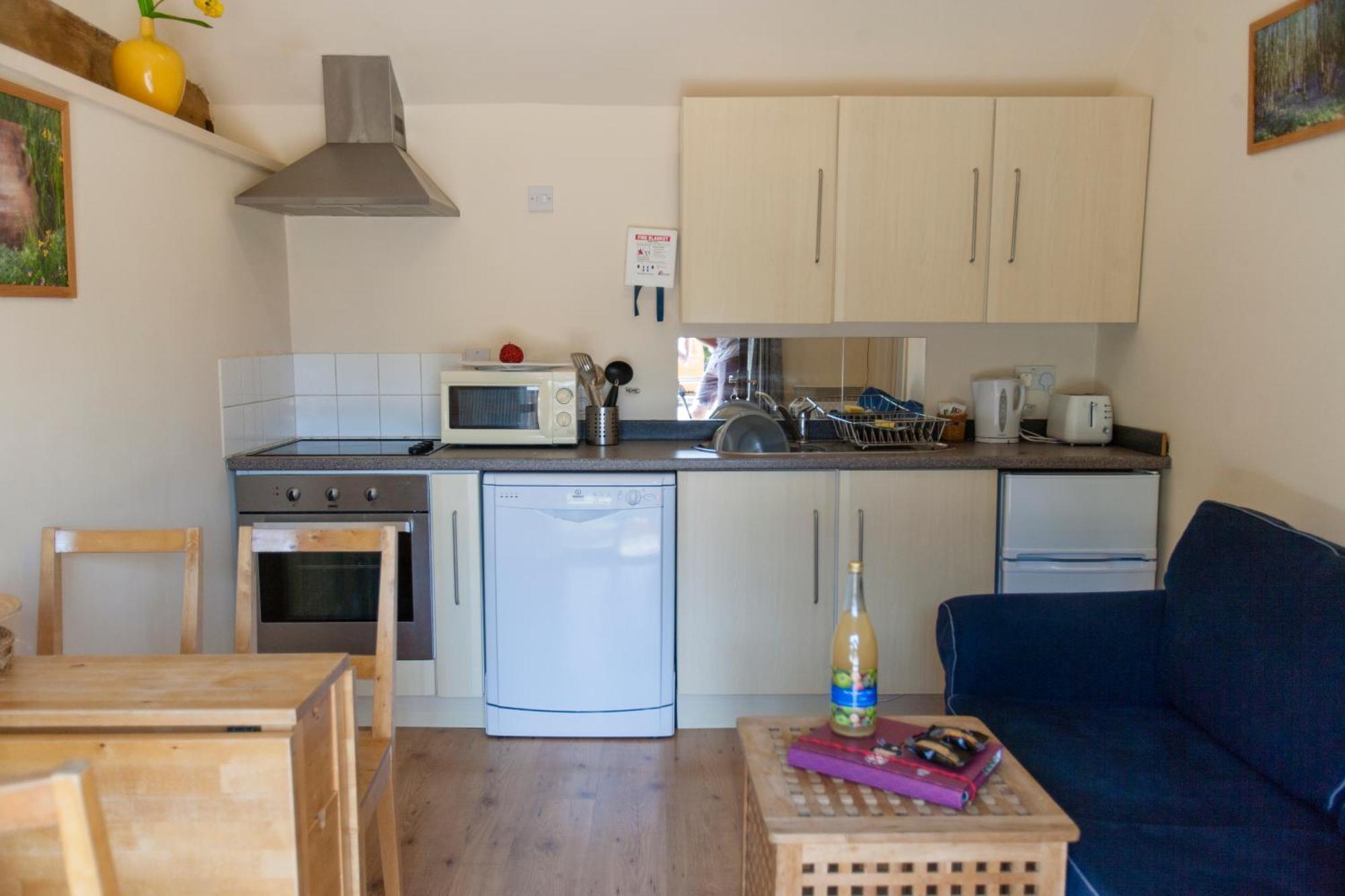 Five Cottages In Aonb And A Hobbit House! Canterbury Eksteriør billede
